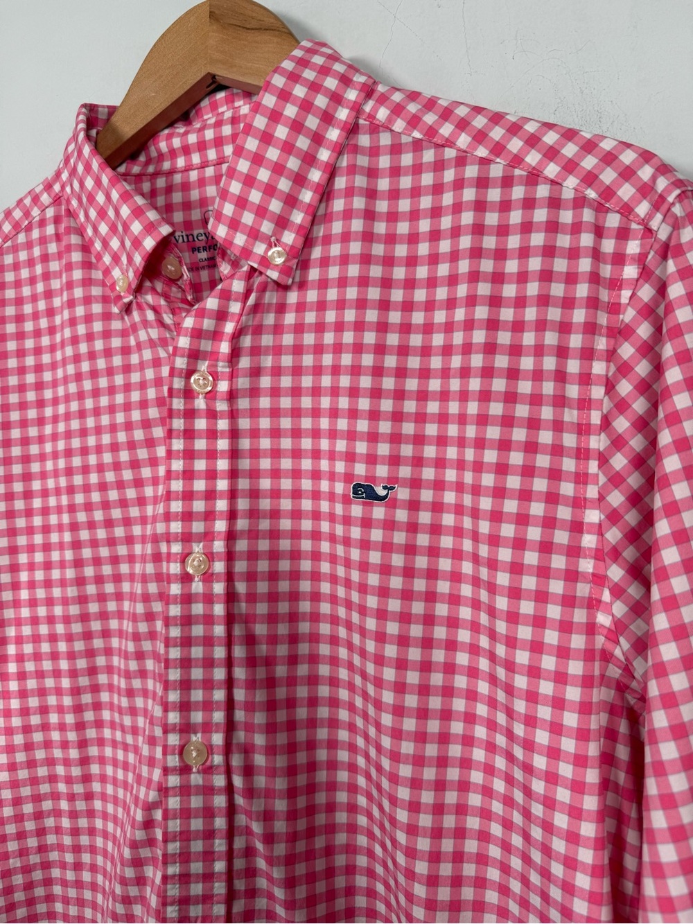 Vineyard Vines Pink Gingham Performance Button Up Shirt, Size M, Like New! - Picture 4 of 10